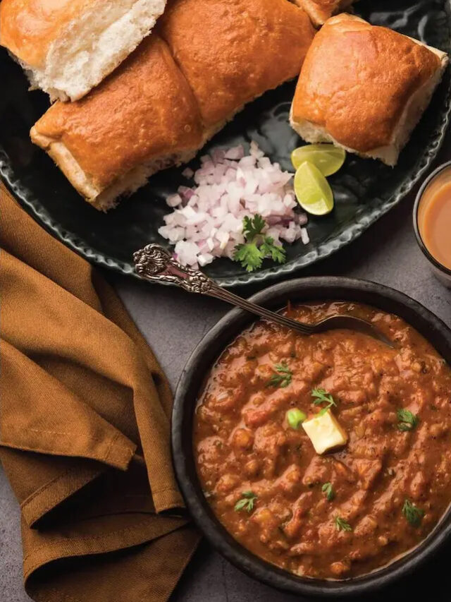 15 Must-Try Famous Foods Of Maharashtra In 2023