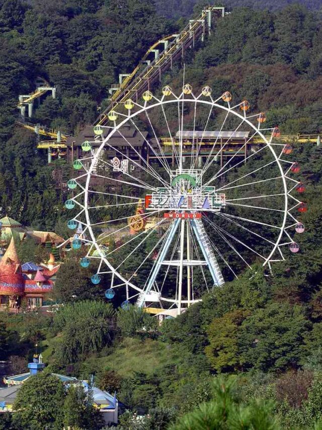 Most Favourite Amusement Parks in The World